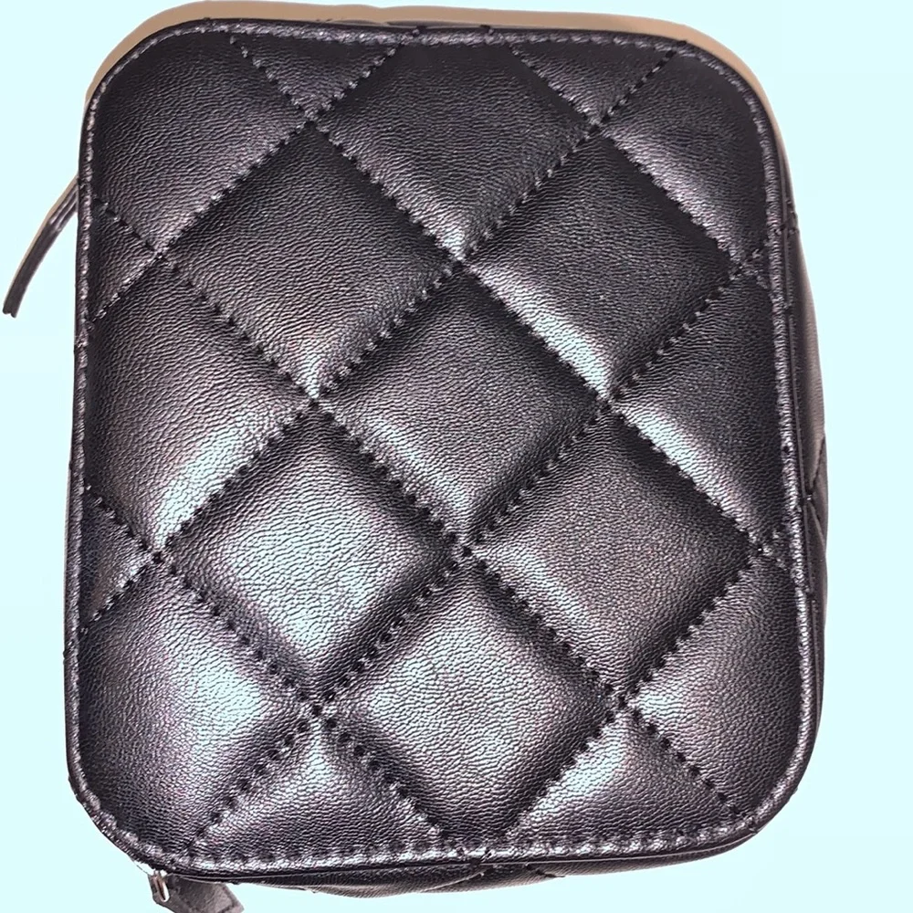 Trish McEvoy Black Quilted Planner Makeup Case‎